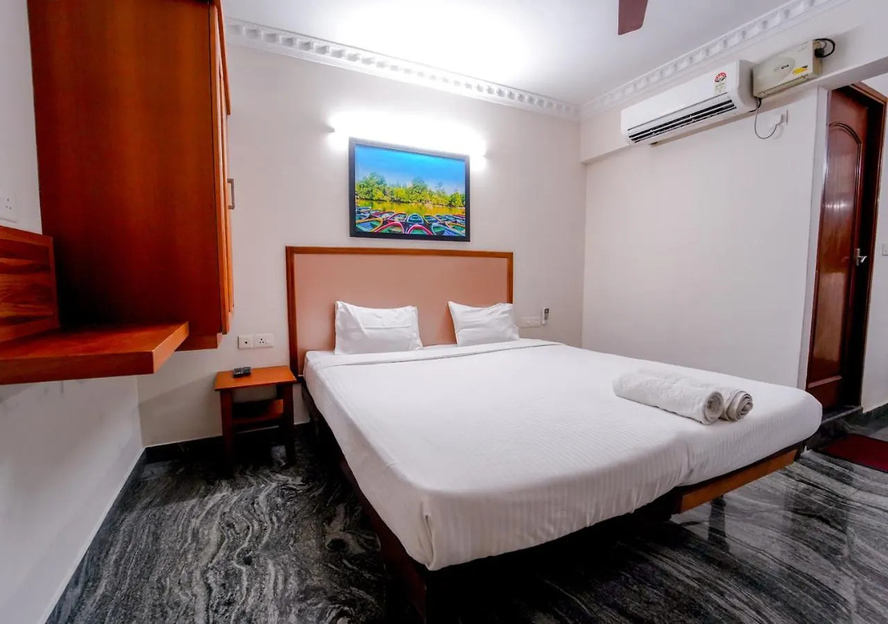 Hotel Pop Tavern Delight By Voye Homes Veli India